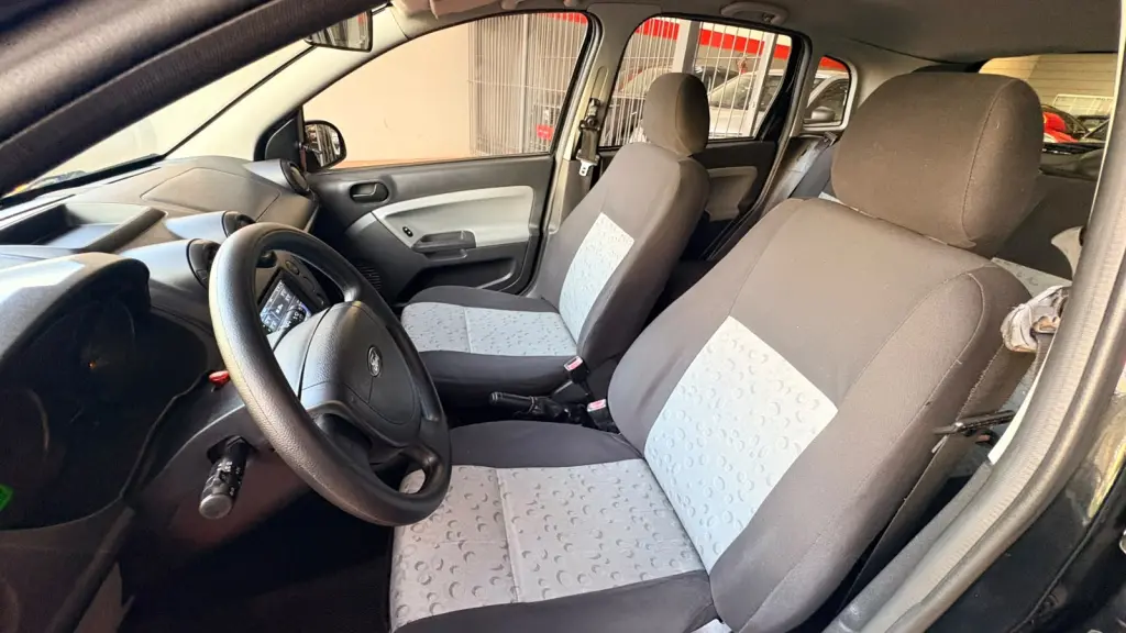 FORD Fiesta Hatch - Foto
