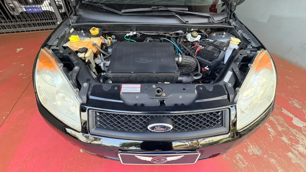 FORD Fiesta Hatch - Foto