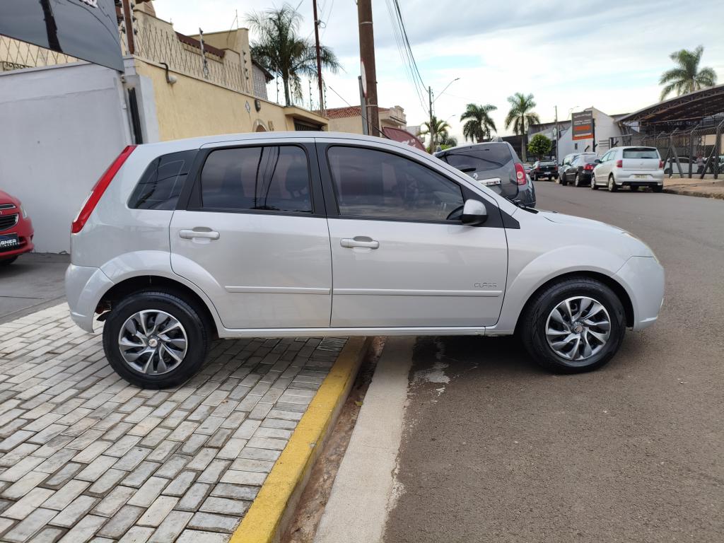 FORD Fiesta Hatch - Foto