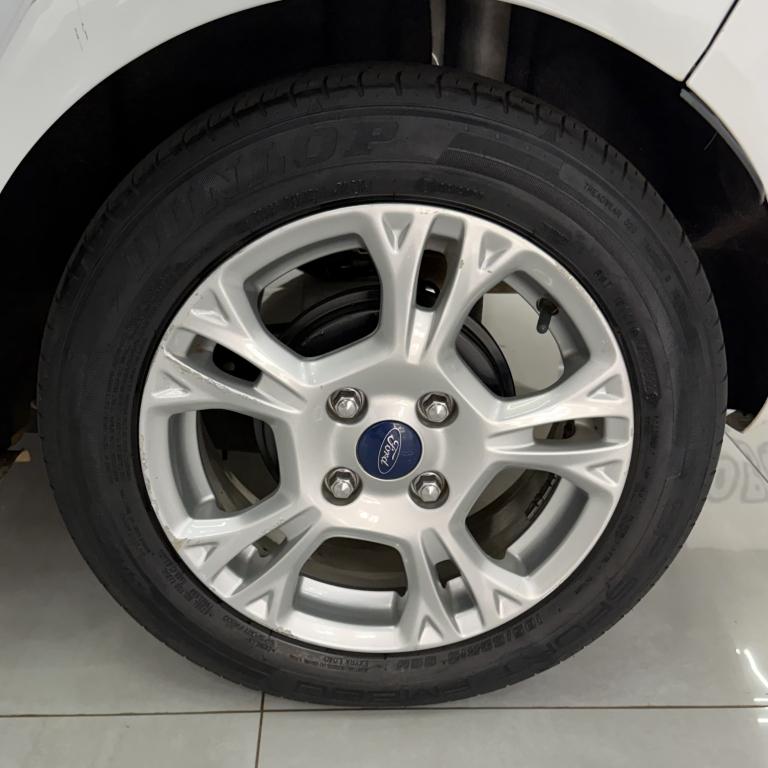 FORD Fiesta Hatch - Foto