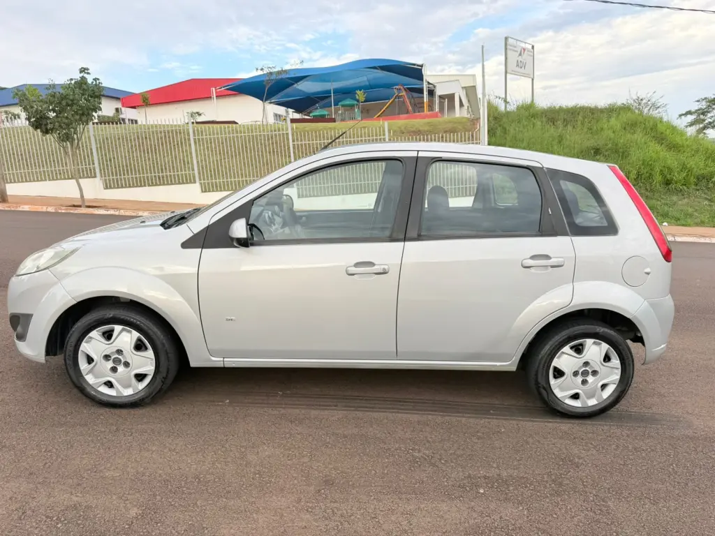 FORD Fiesta Hatch - Foto