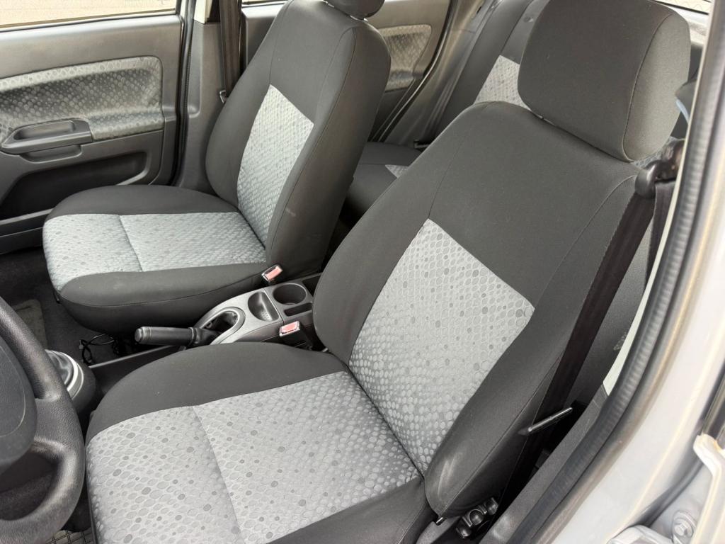 FORD Fiesta Hatch - Foto