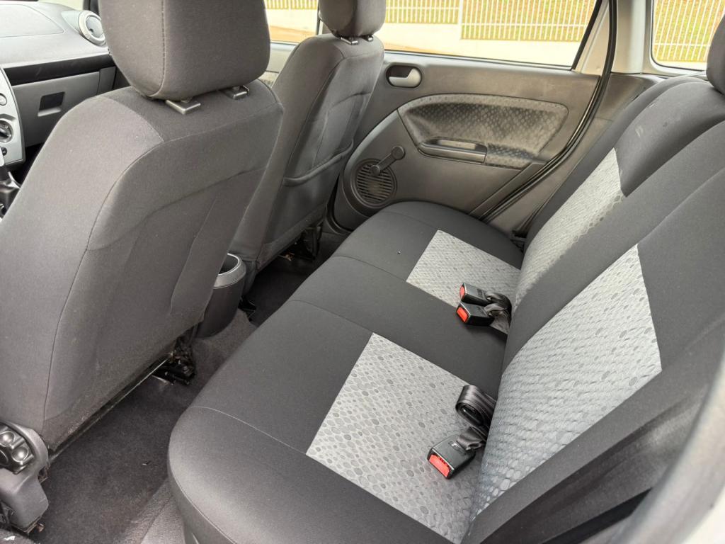 FORD Fiesta Hatch - Foto