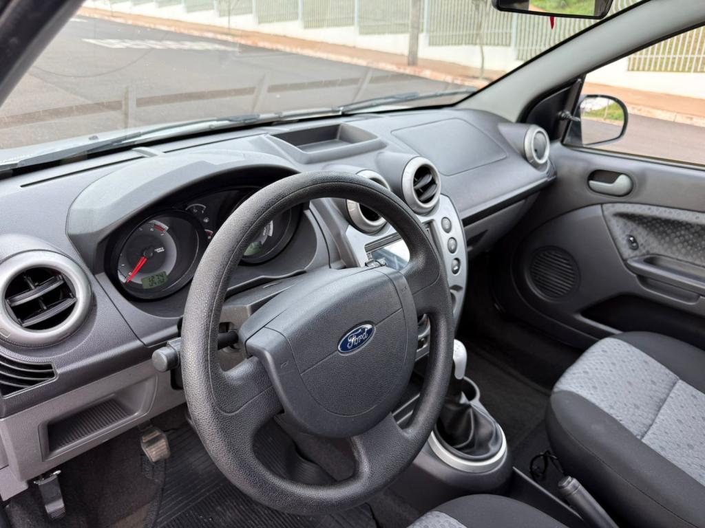 FORD Fiesta Hatch - Foto