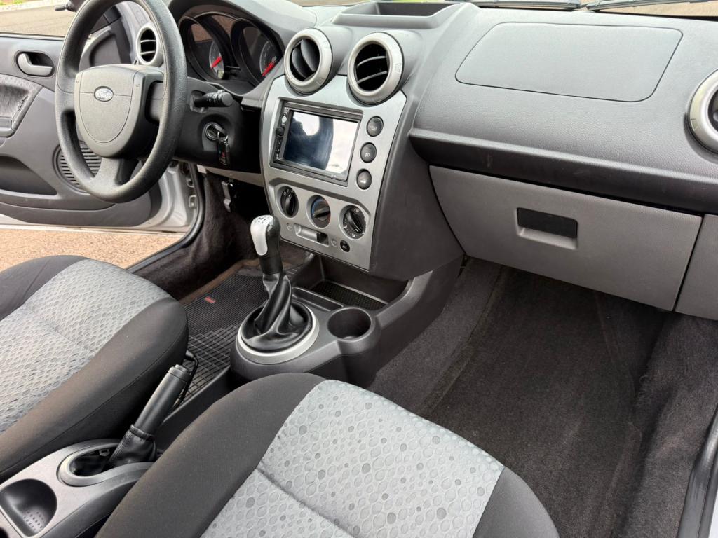 FORD Fiesta Hatch - Foto