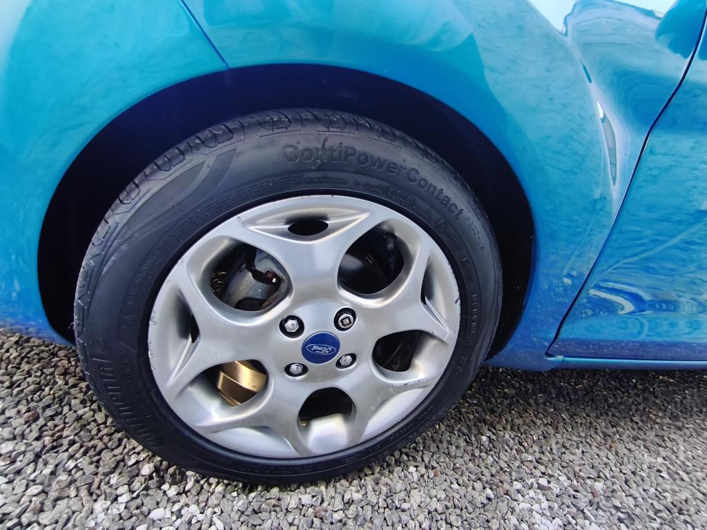 FORD Fiesta Hatch - Foto