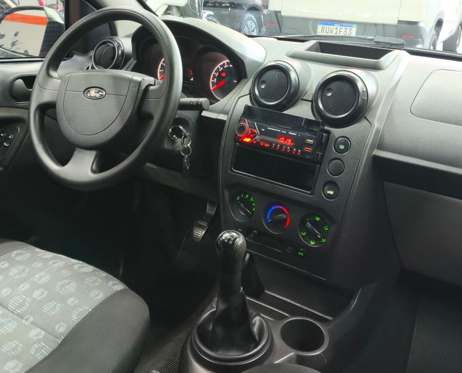 FORD Fiesta Hatch - Foto