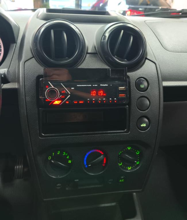 FORD Fiesta Hatch - Foto