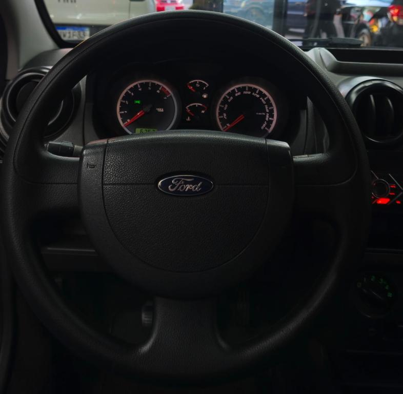 FORD Fiesta Hatch - Foto