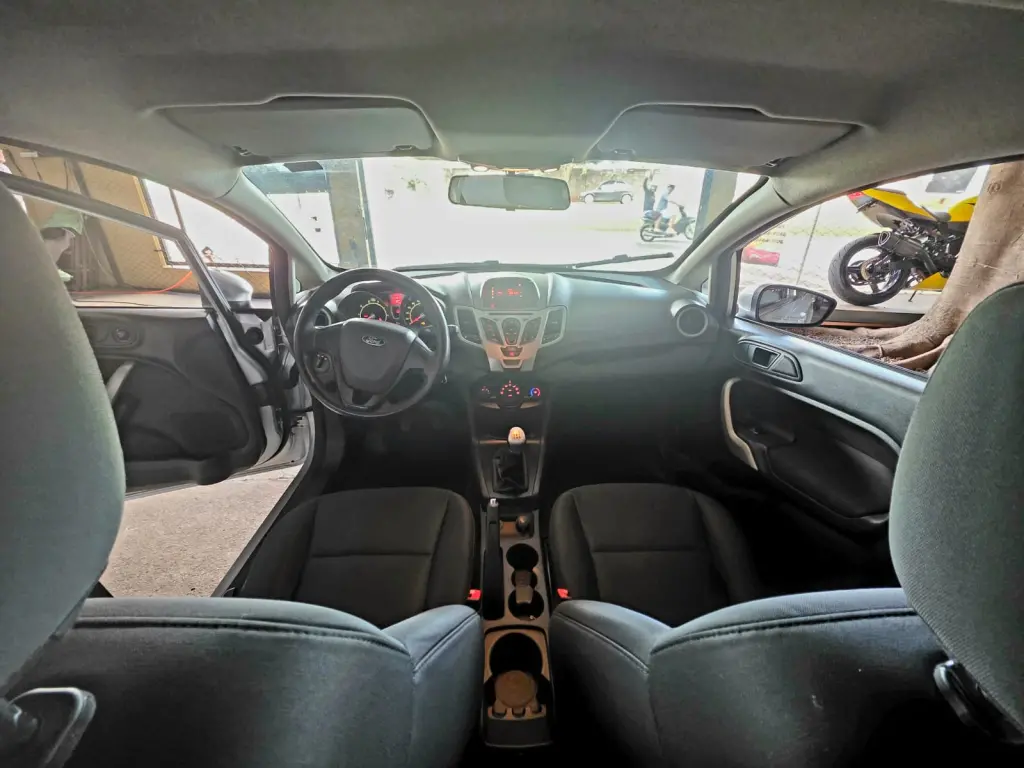 FORD Fiesta Hatch - Foto