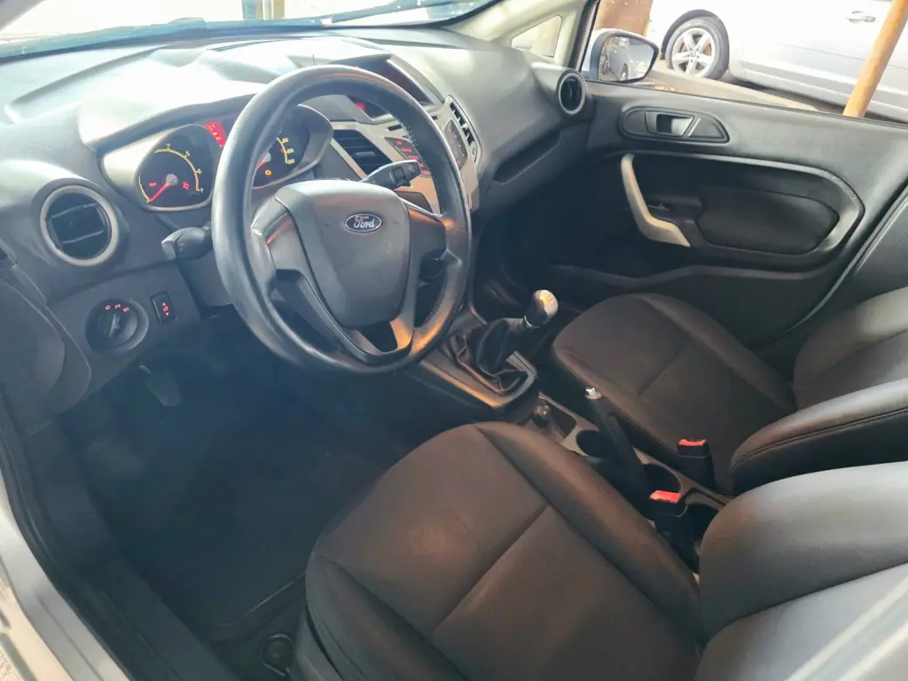 FORD Fiesta Hatch - Foto