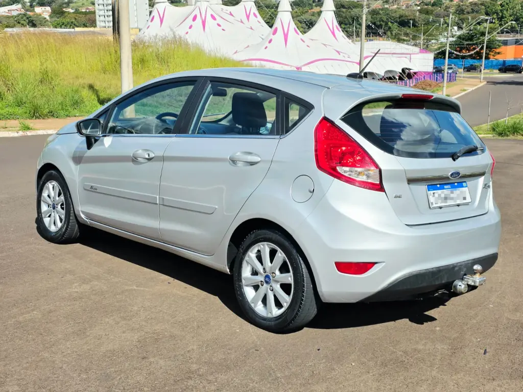 FORD Fiesta Hatch - Foto