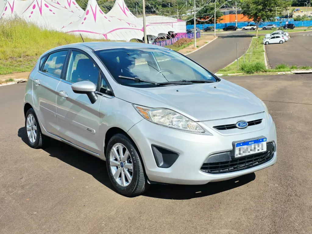 FORD Fiesta Hatch - Foto