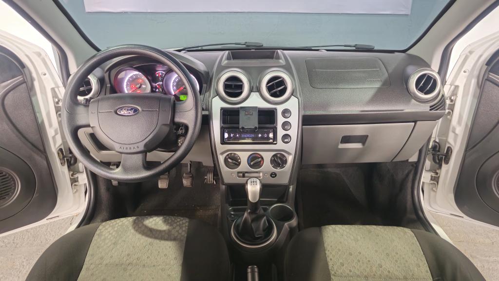 FORD Fiesta Hatch - Foto