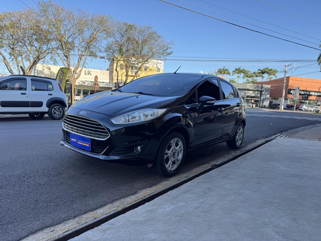 FORD Fiesta Hatch - Foto