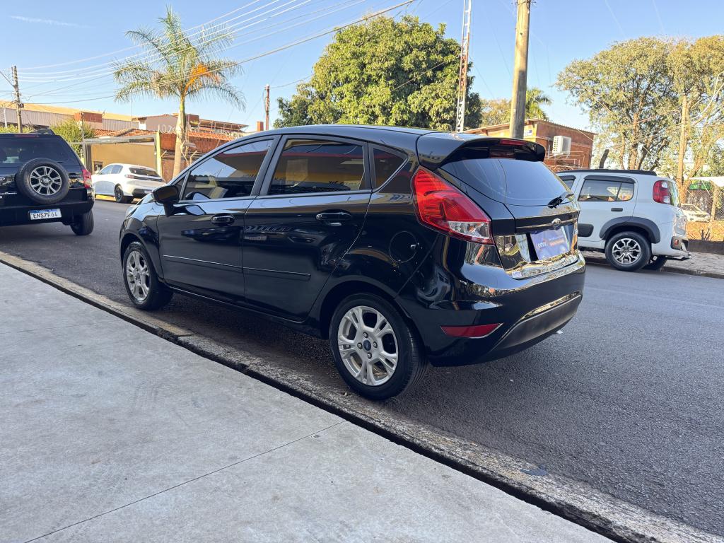 FORD Fiesta Hatch - Foto