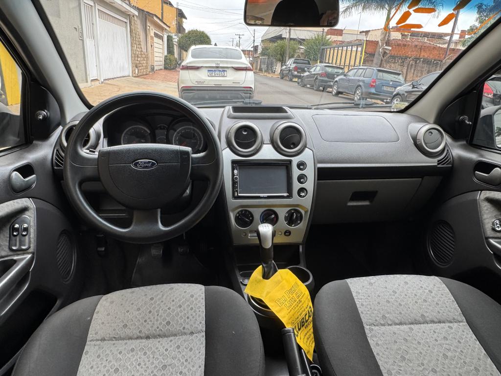 FORD Fiesta Hatch - Foto