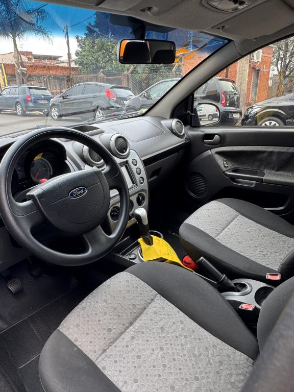 FORD Fiesta Hatch - Foto