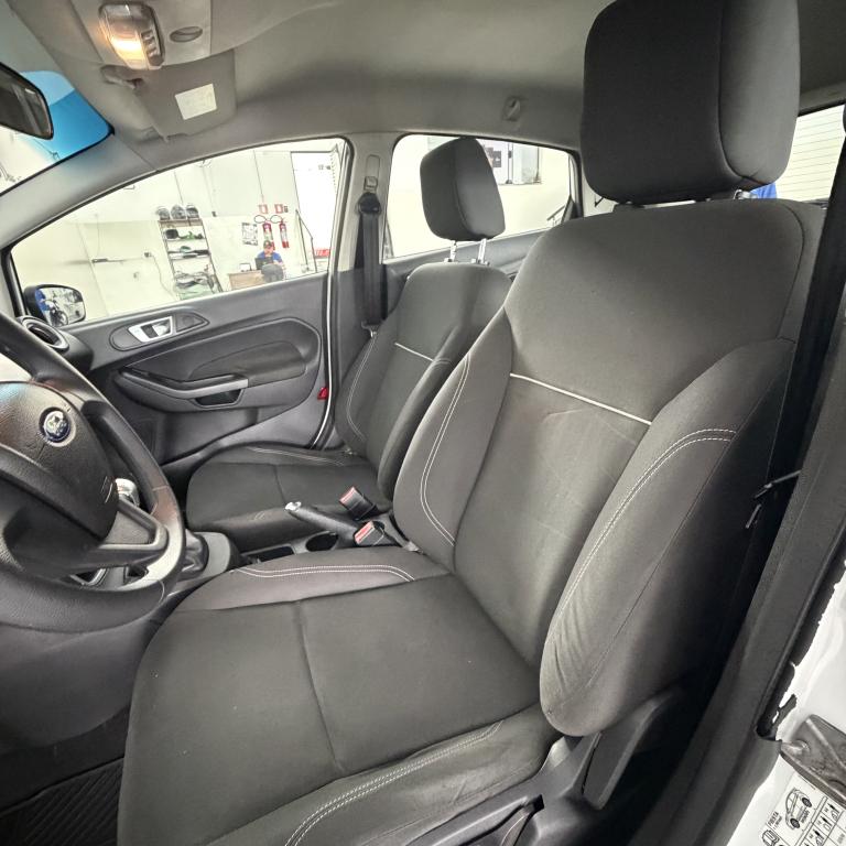 FORD Fiesta Hatch - Foto