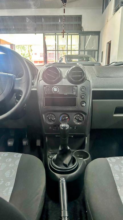 FORD Fiesta Hatch - Foto