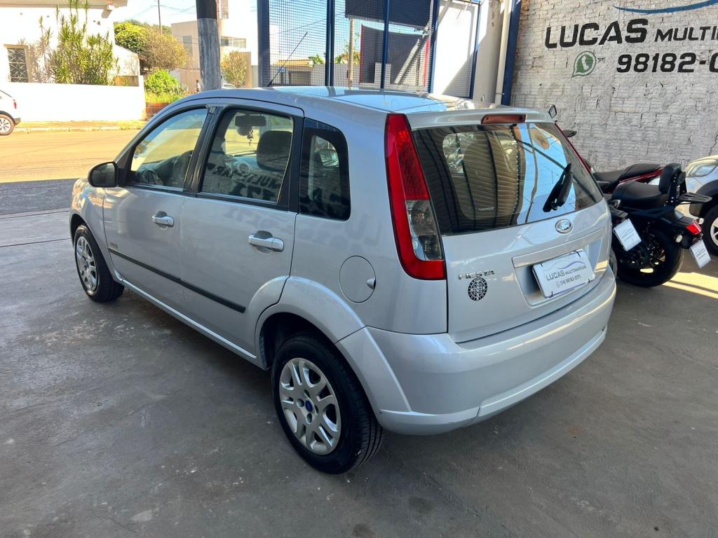 FORD Fiesta Hatch - Foto