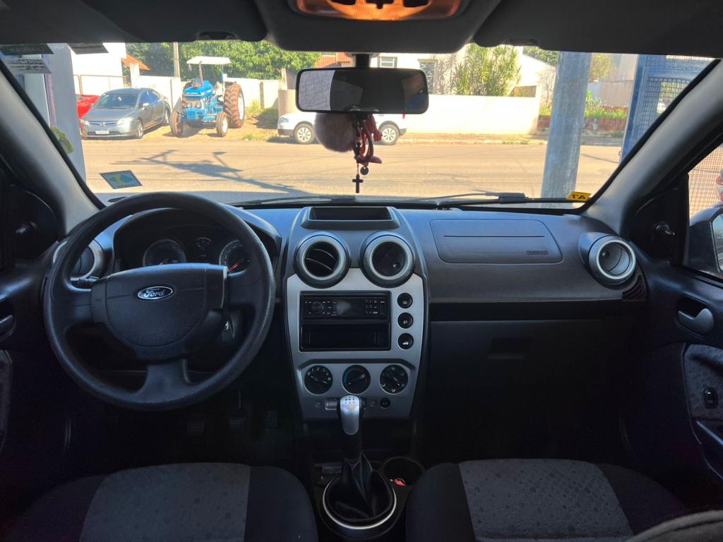FORD Fiesta Hatch - Foto