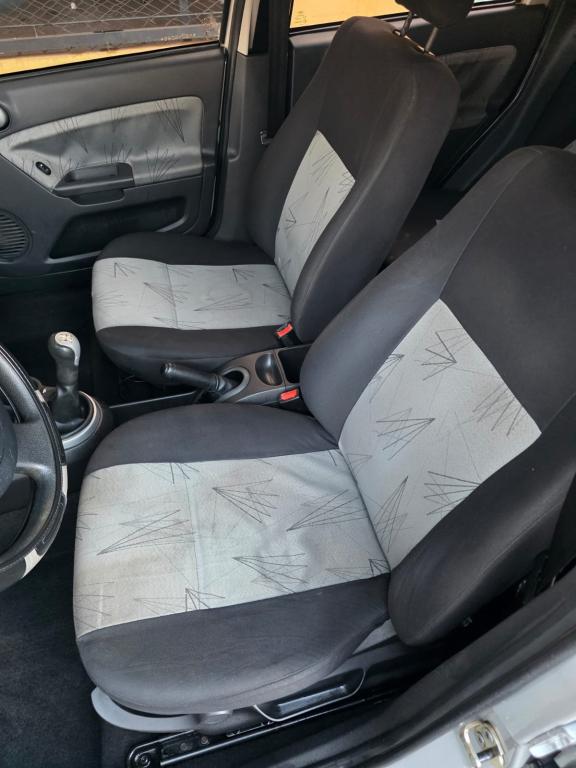 FORD Fiesta Hatch - Foto