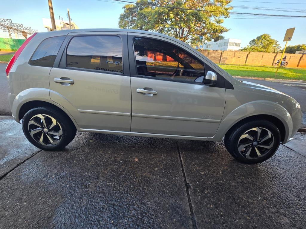 FORD Fiesta Hatch - Foto