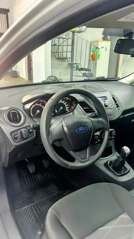 FORD Fiesta Hatch - Foto