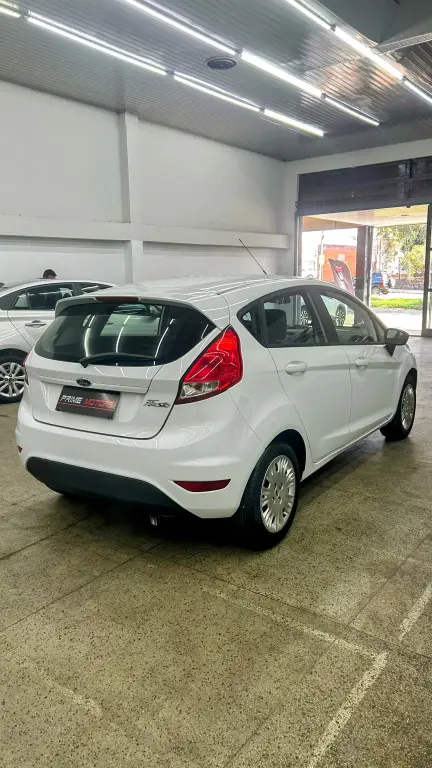 FORD Fiesta Hatch - Foto