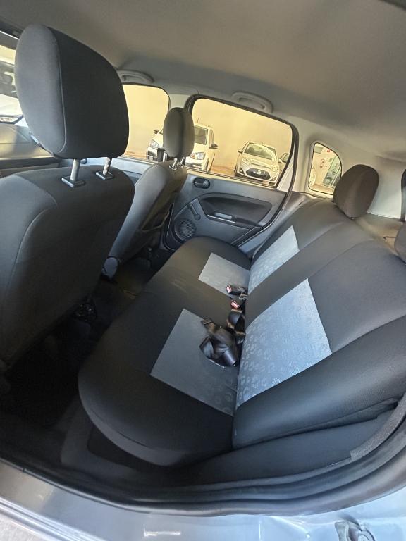 FORD Fiesta Hatch - Foto