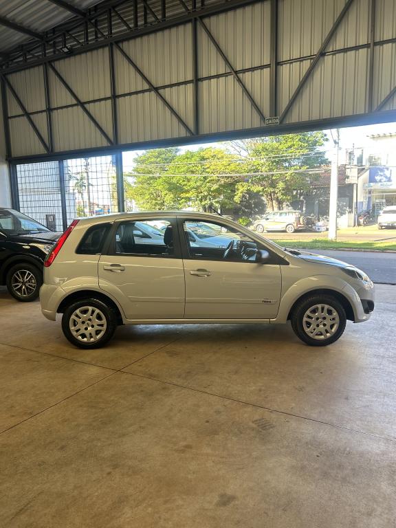 FORD Fiesta Hatch - Foto