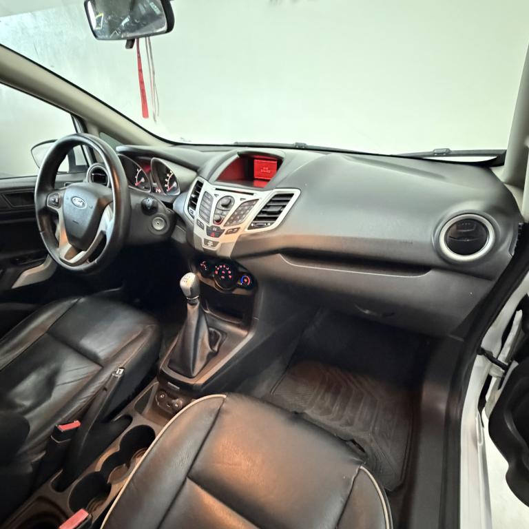 FORD Fiesta Hatch - Foto
