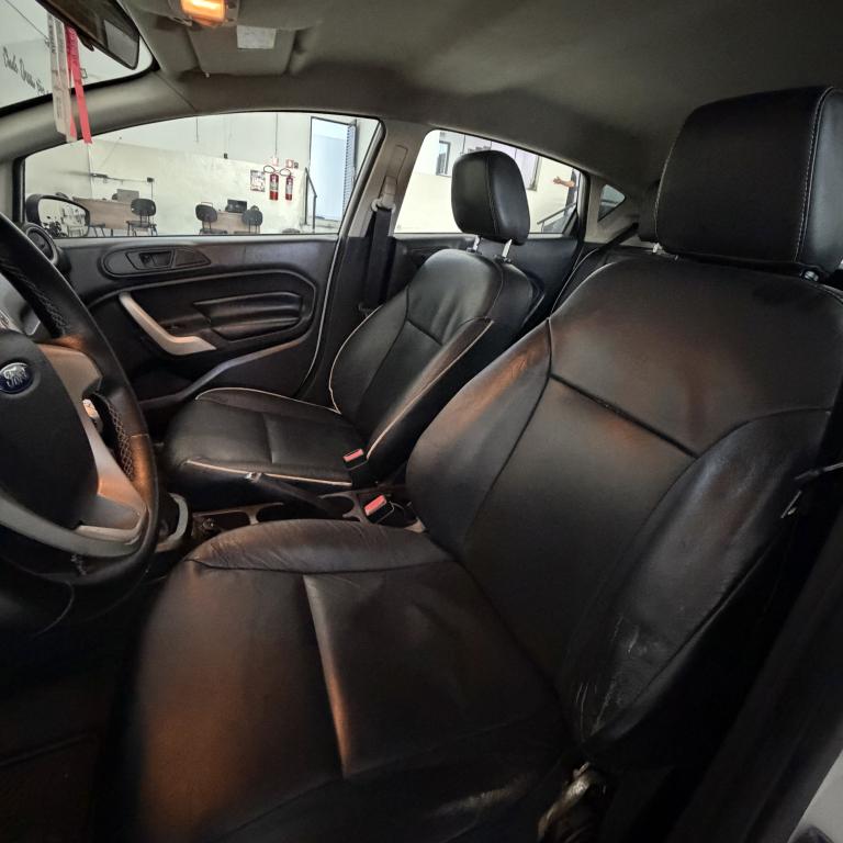 FORD Fiesta Hatch - Foto