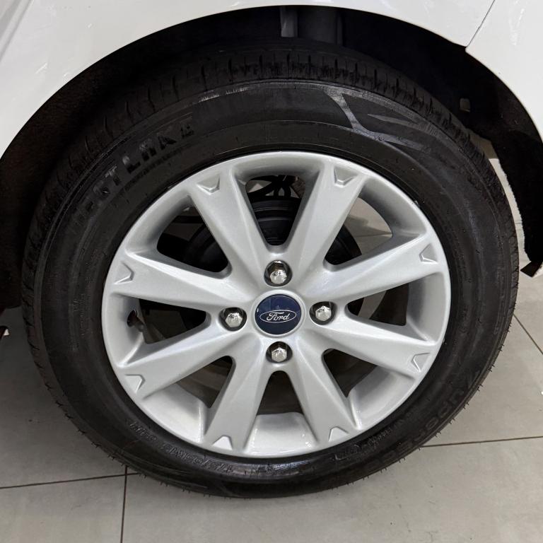 FORD Fiesta Hatch - Foto