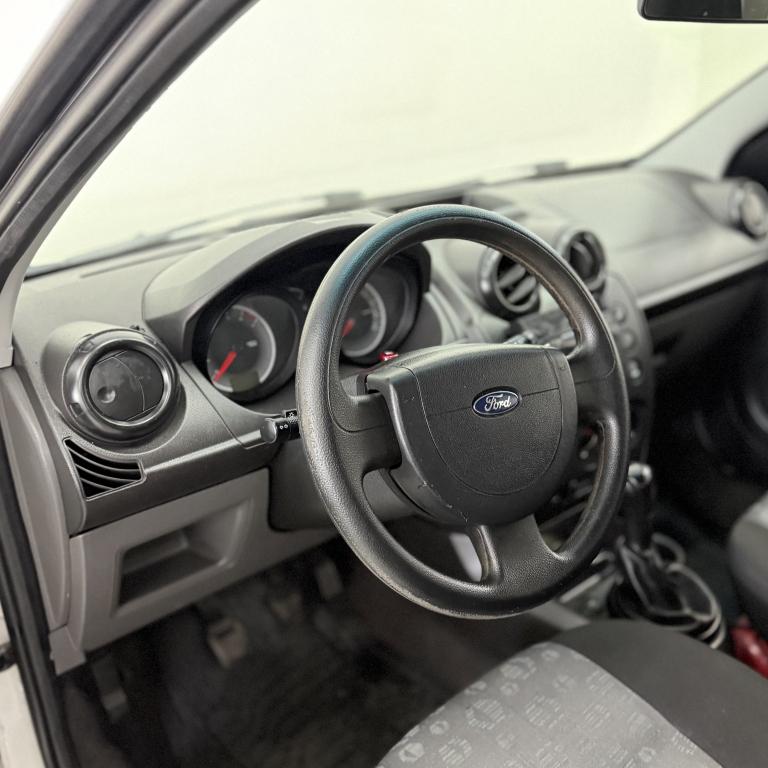 FORD Fiesta Hatch - Foto