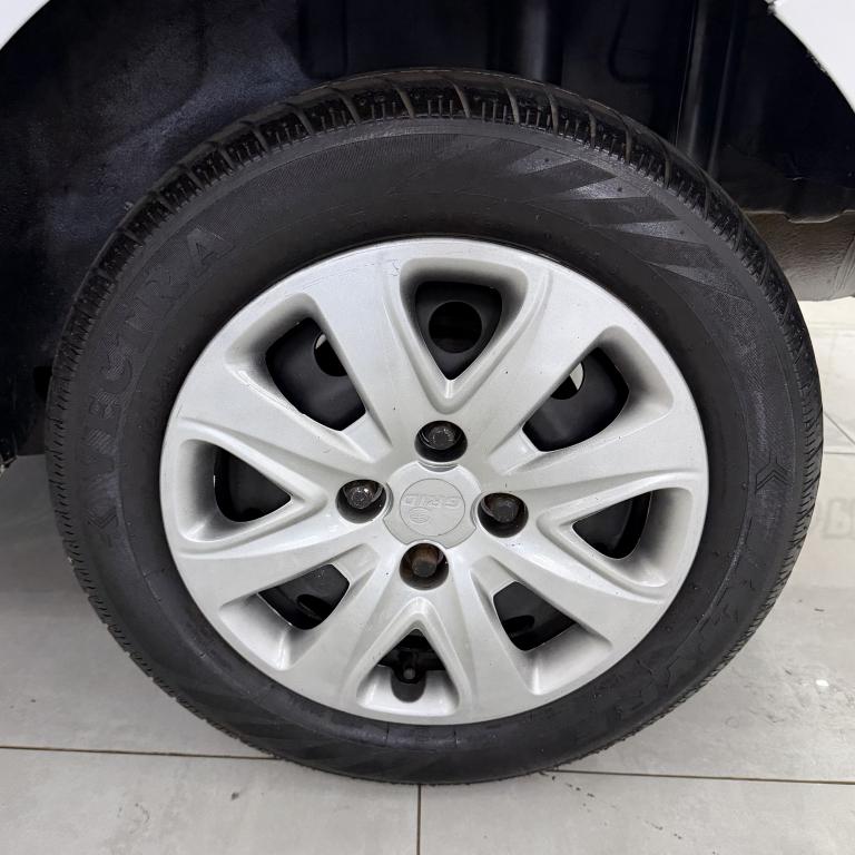 FORD Fiesta Hatch - Foto