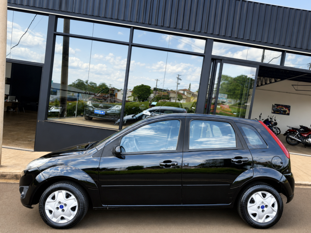 FORD Fiesta Hatch - Foto