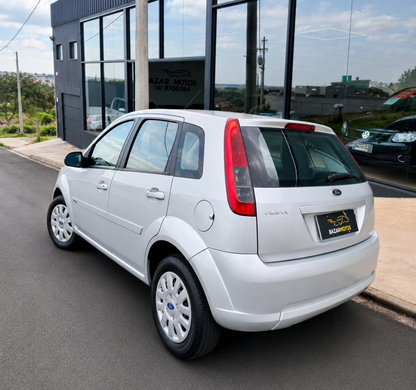 FORD Fiesta Hatch - Foto