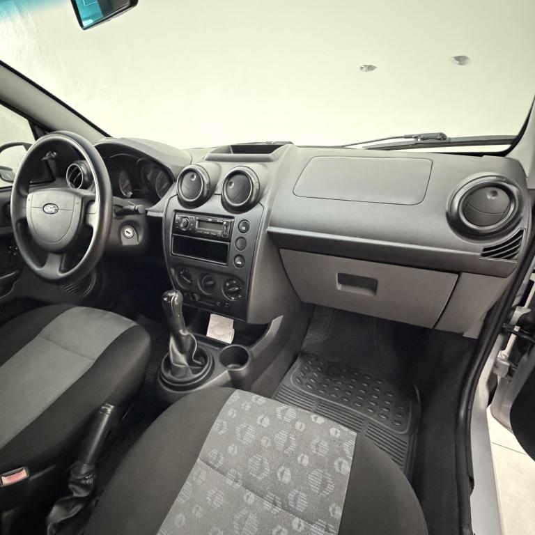 FORD Fiesta Hatch - Foto