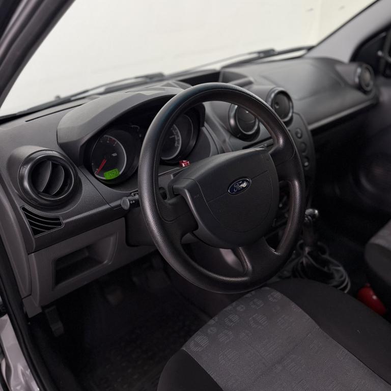 FORD Fiesta Hatch - Foto