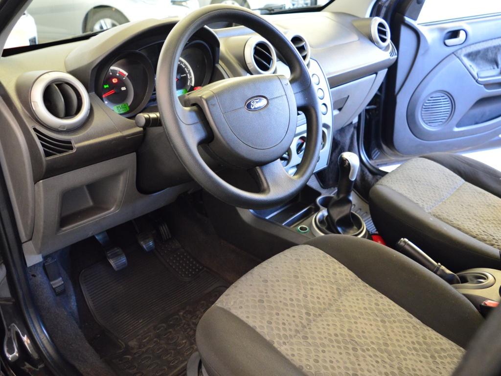 FORD Fiesta Hatch - Foto