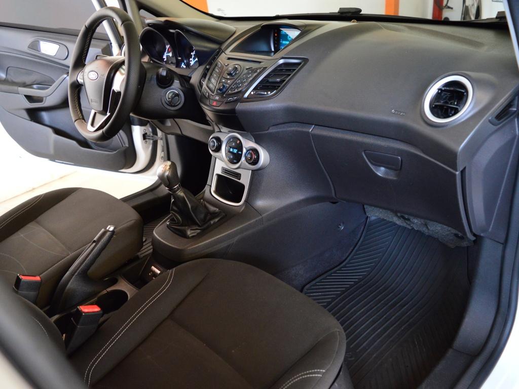 FORD Fiesta Hatch - Foto