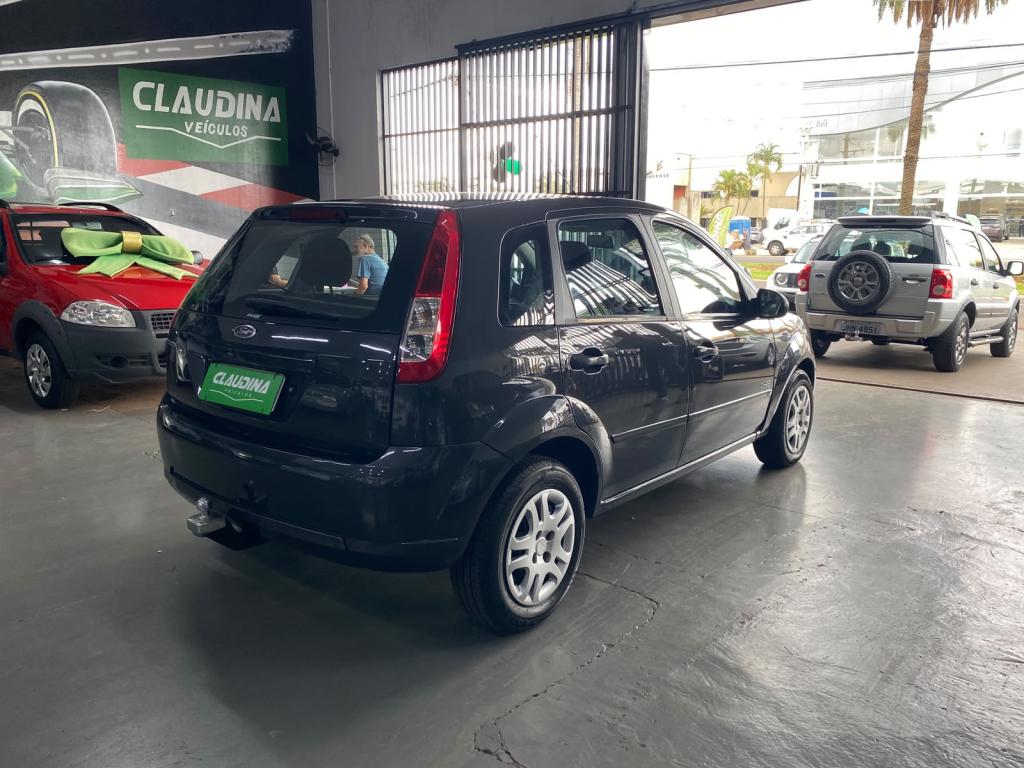 FORD Fiesta Hatch - Foto