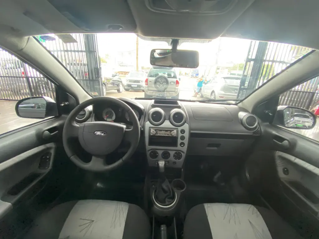 FORD Fiesta Hatch - Foto