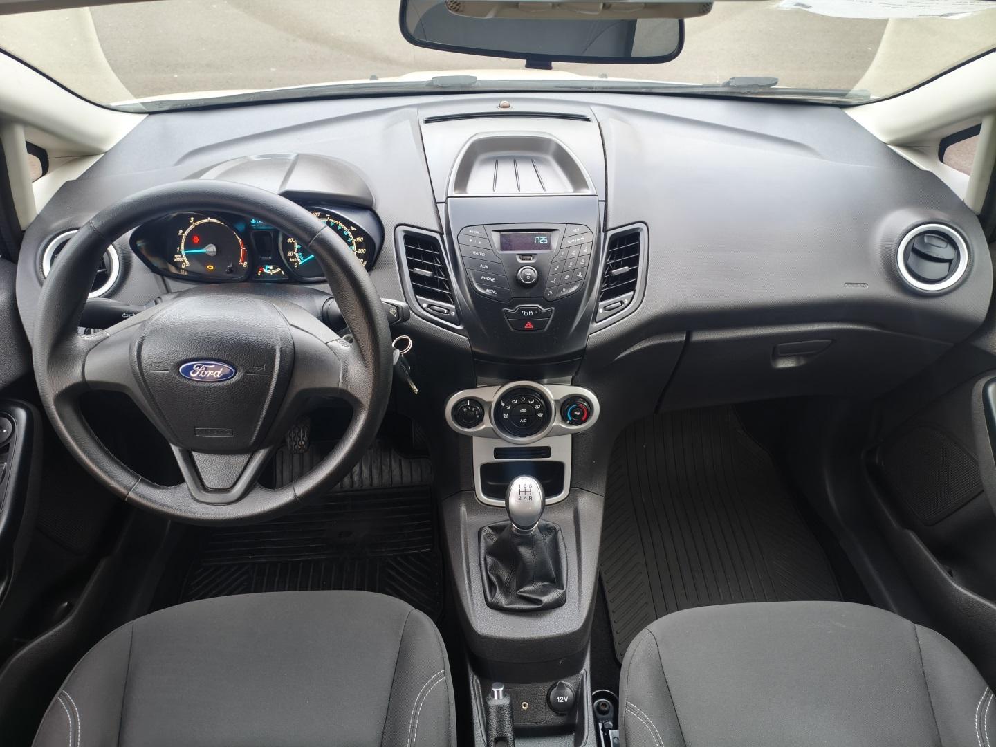 FORD Fiesta Hatch - Foto