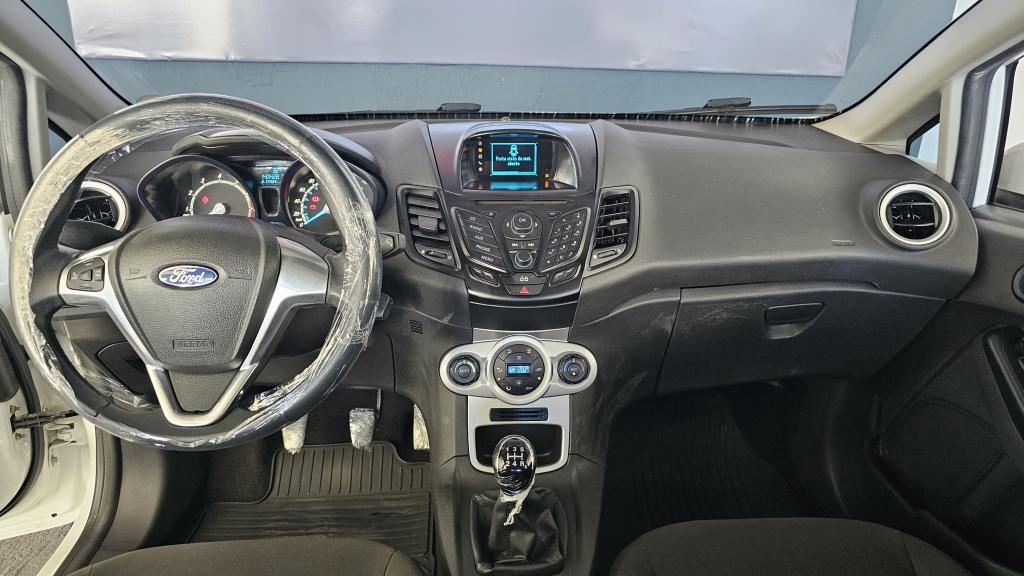 FORD Fiesta Hatch - Foto