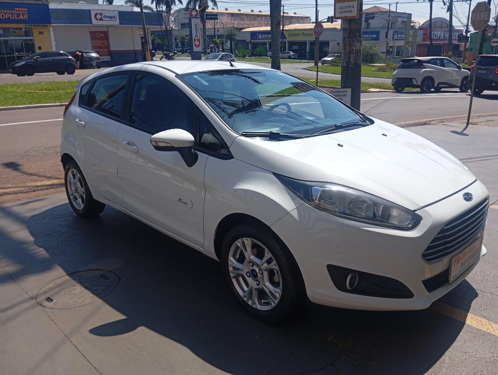 FORD Fiesta Hatch - Foto