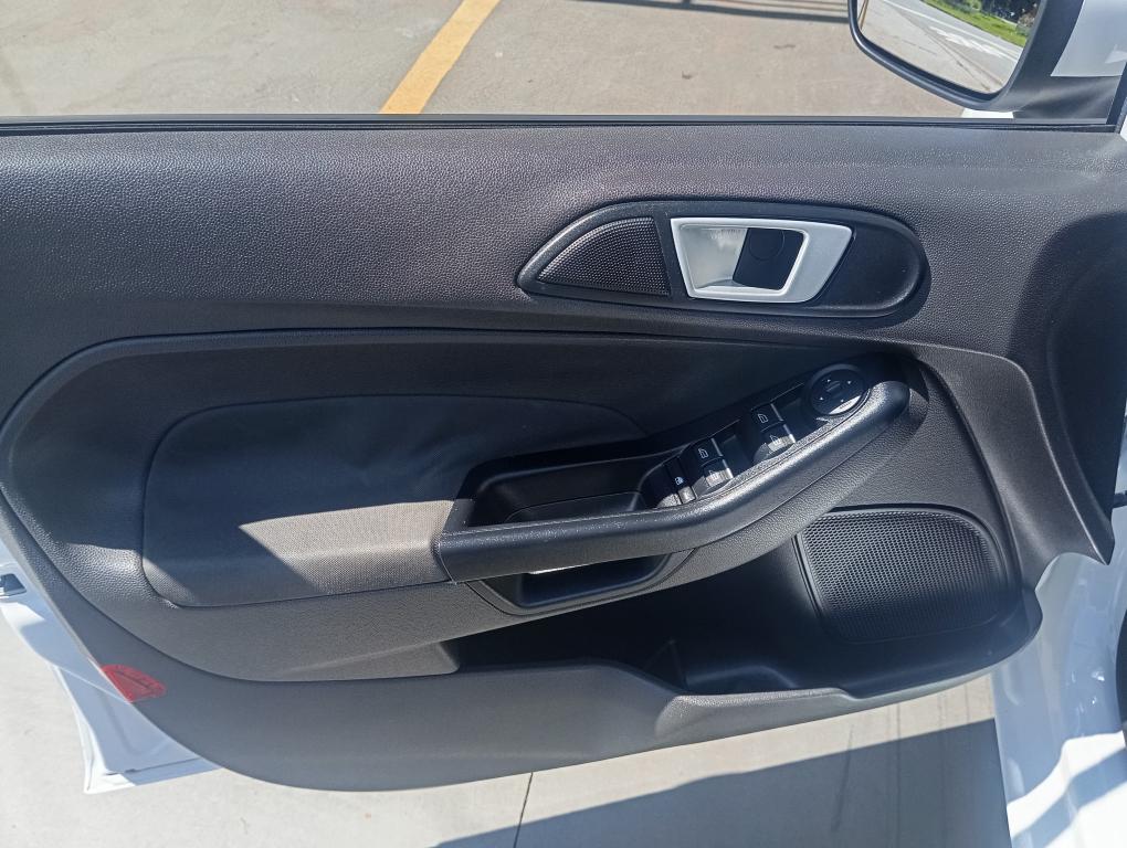 FORD Fiesta Hatch - Foto