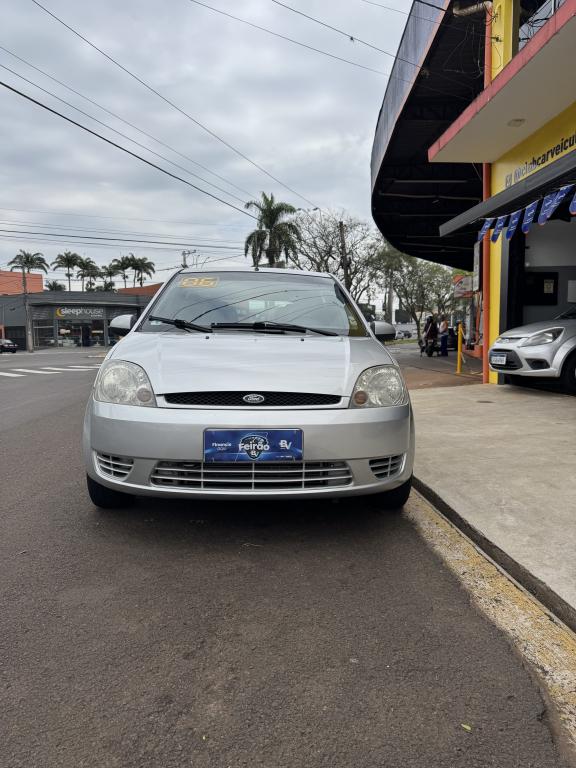 FORD Fiesta Hatch - Foto
